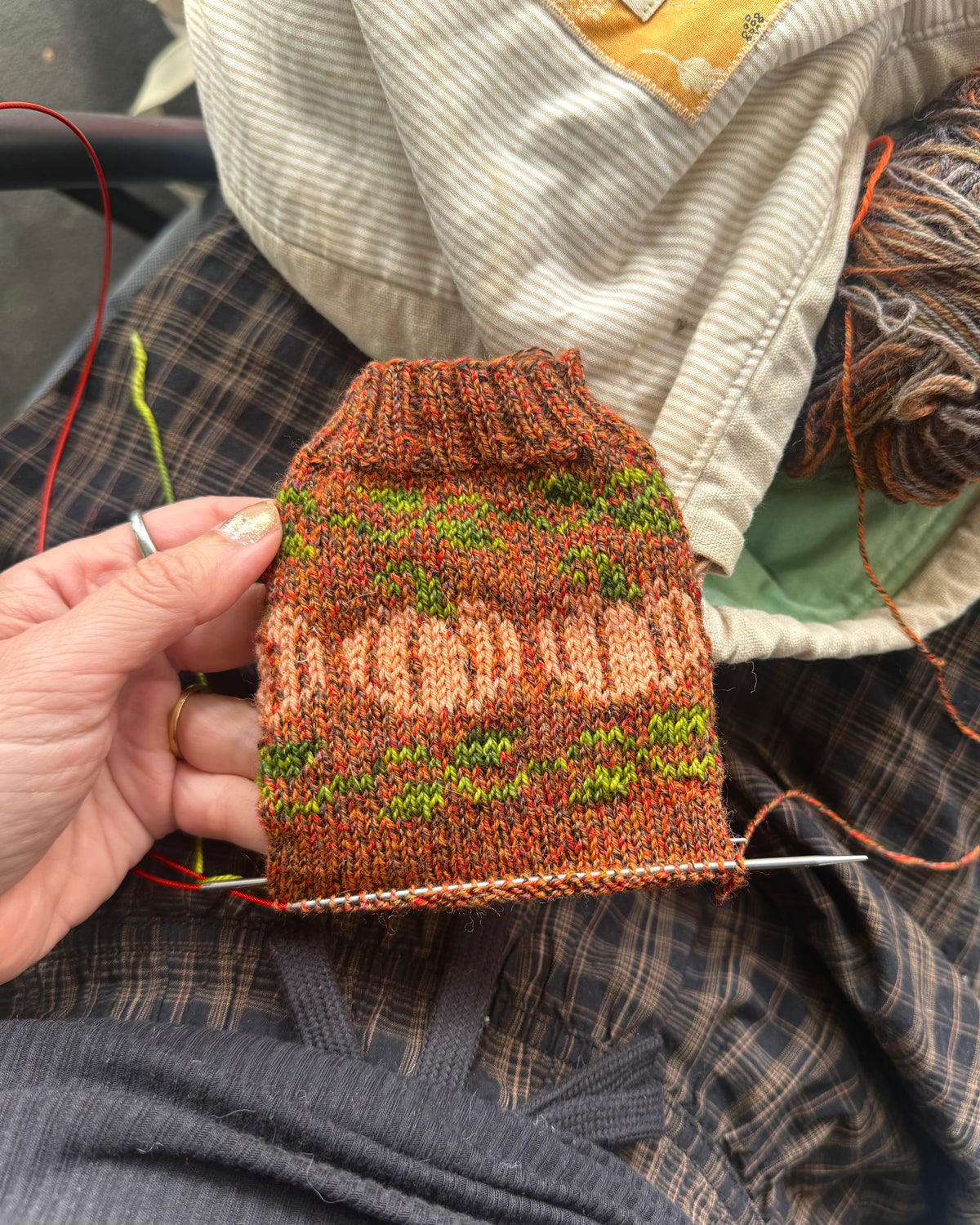 Digital Item - Cottage Pumpkin socks pattern set instructions. In English and German