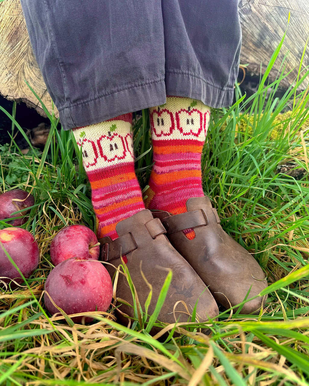 DIGITAL ITEM - Apple Slice socks