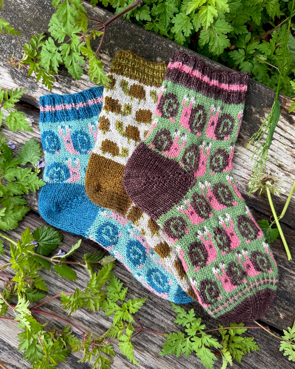 DIGITAL ITEM - Hiding in My Shell sock knitting pattern set. English and German