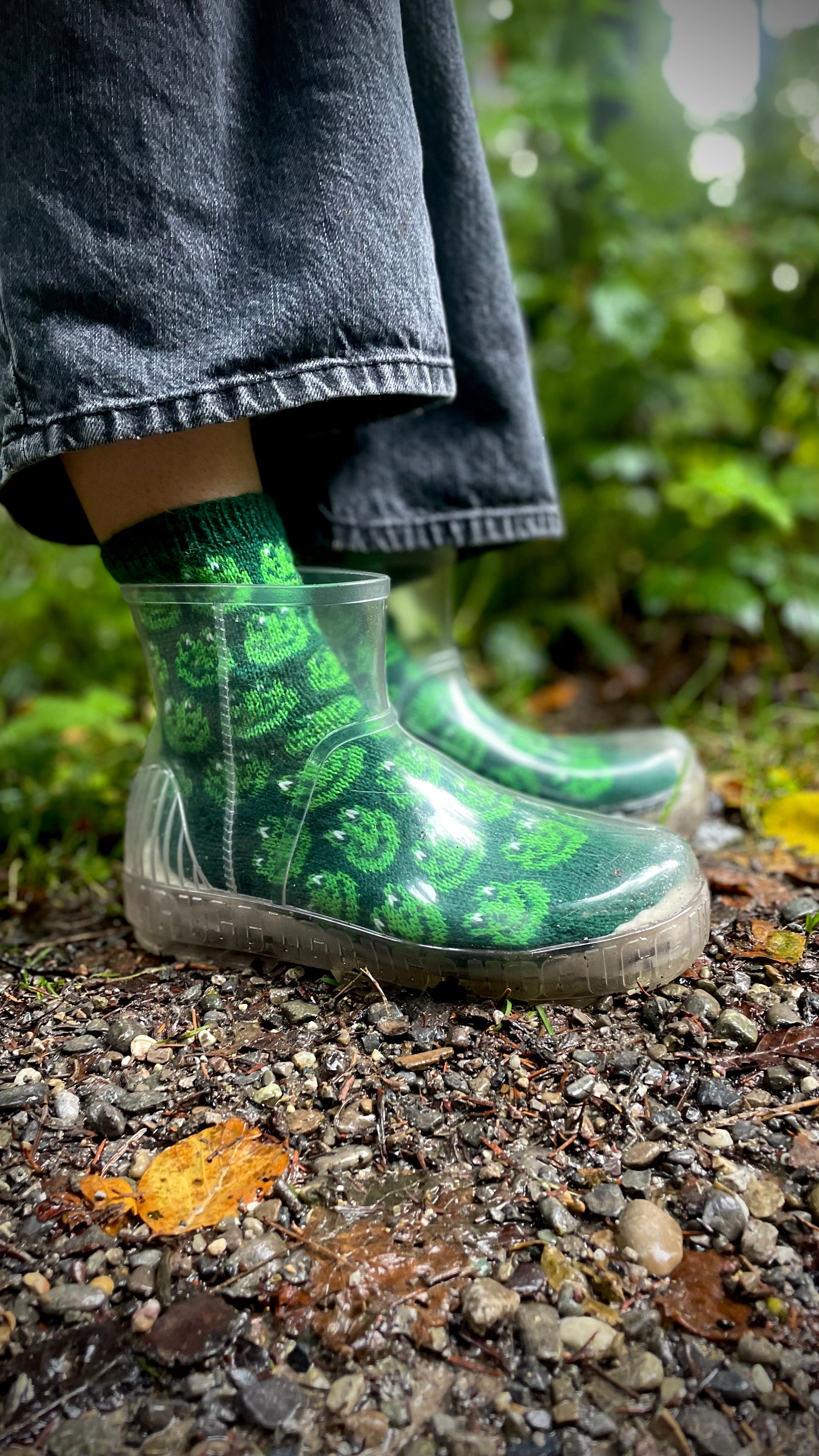 DIGITAL ITEM - Kiss A Frog socks