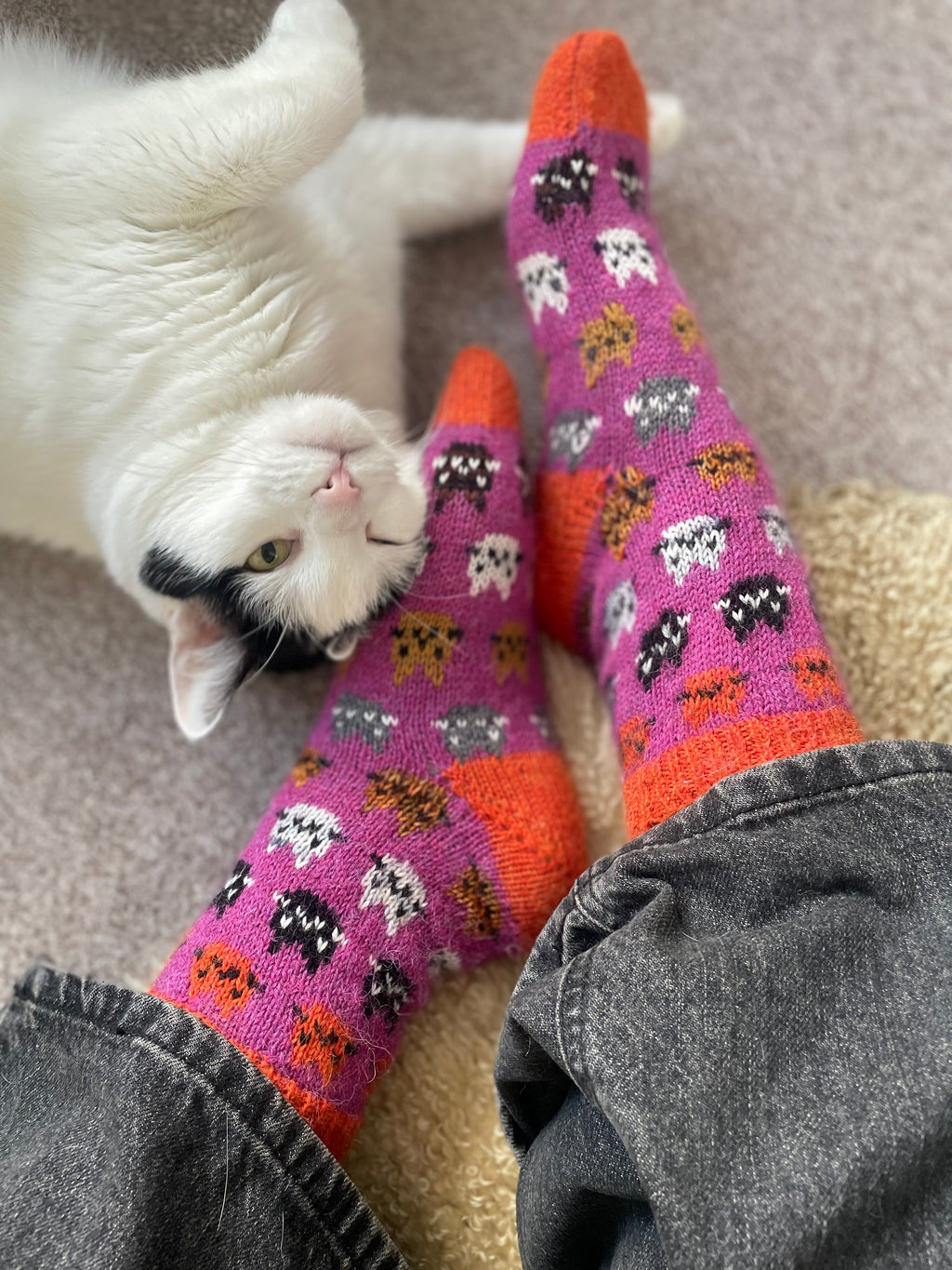 DIGITAL ITEM - Purr-fect socks knitting pattern.