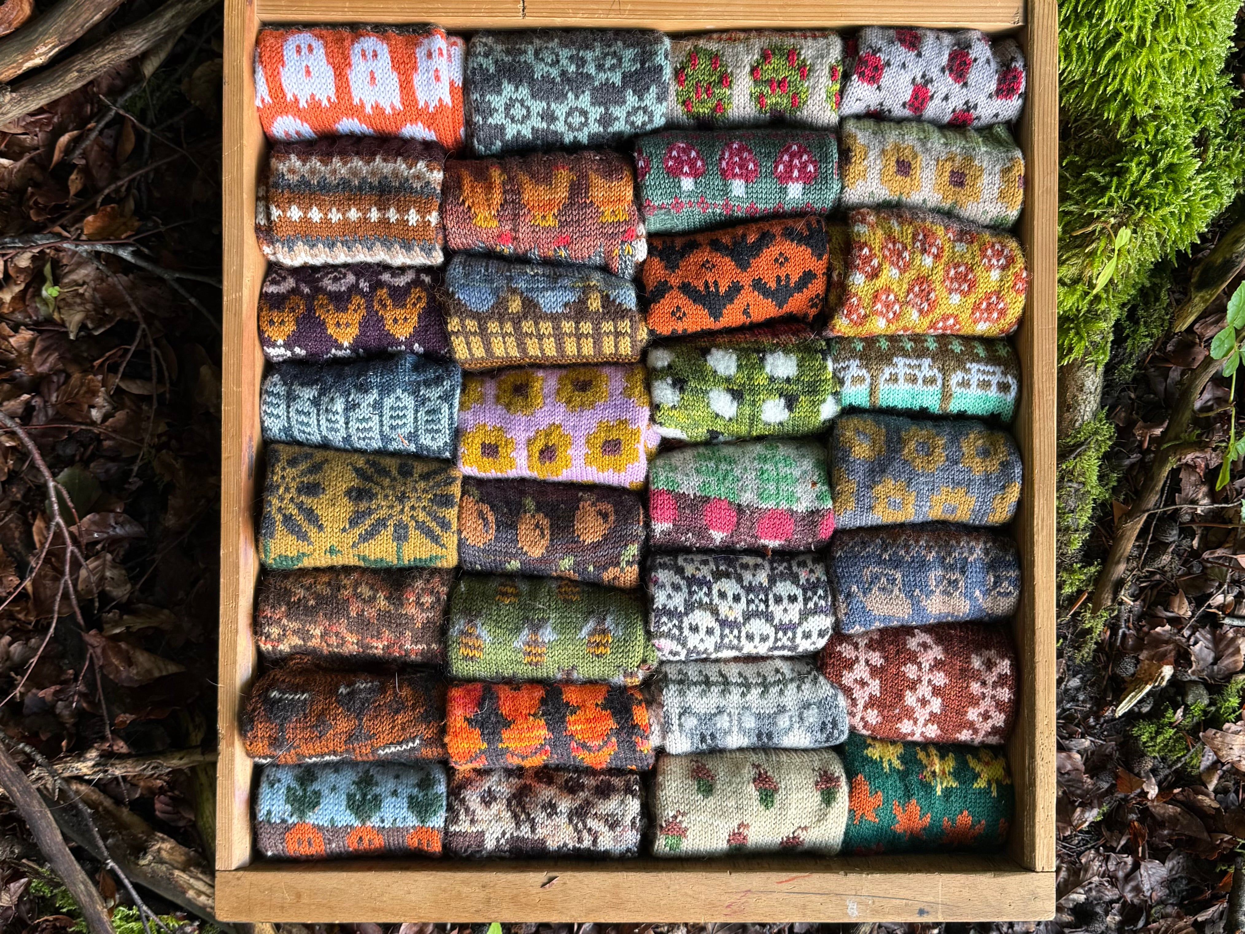 m*i様 stone  knit archive Museum Knits Osborne Socks - downloadable pdf : Zenzie Tinker