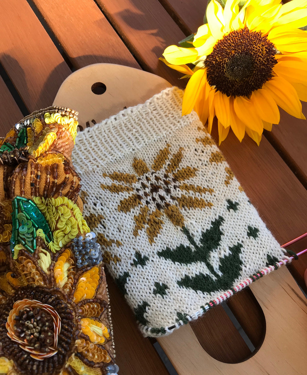 DIGITAL ITEM Lucky Sunflower socks knitting instructions
