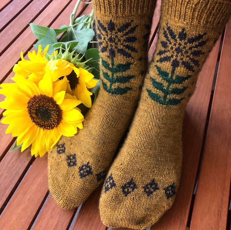 DIGITAL ITEM Lucky Sunflower socks knitting instructions