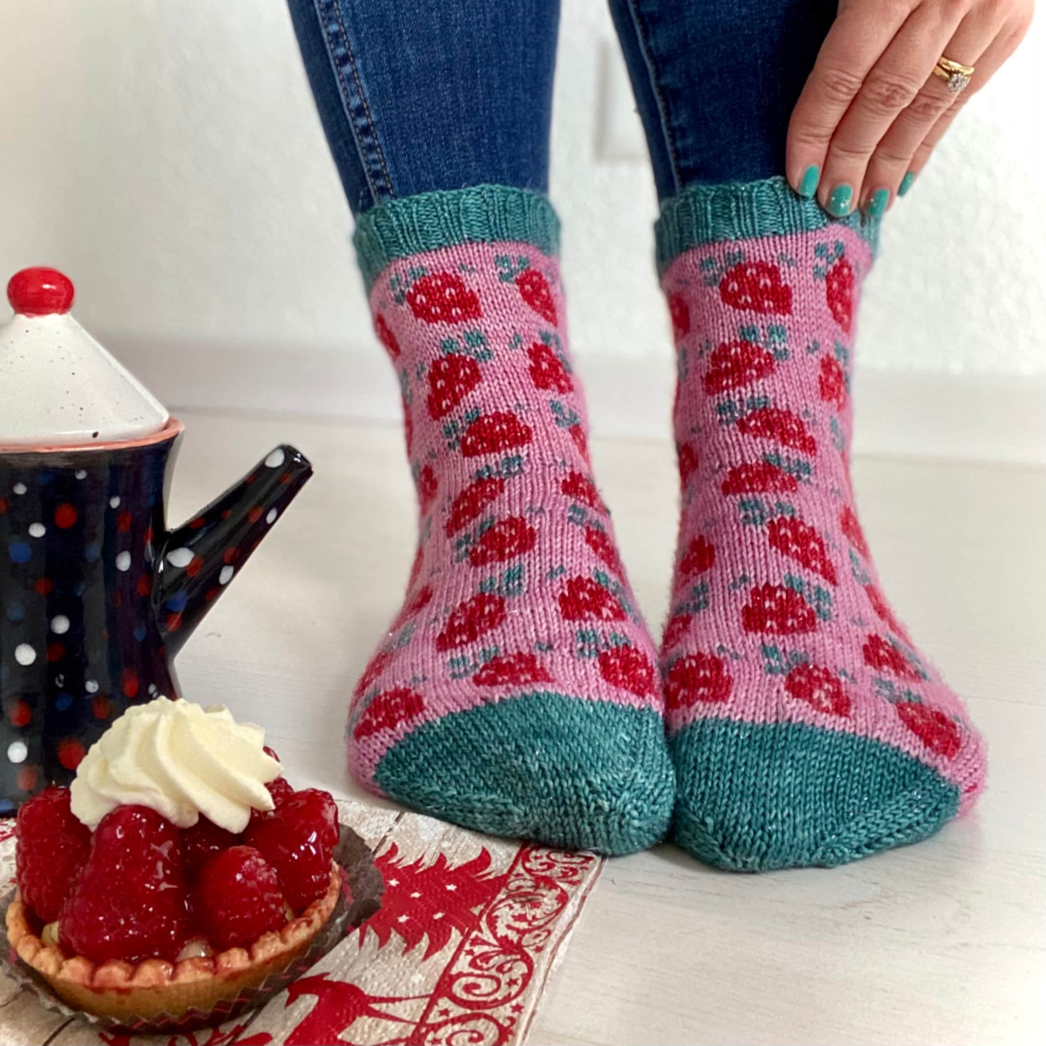 DIGITAL ITEM. Berry Special socks knitting instructions