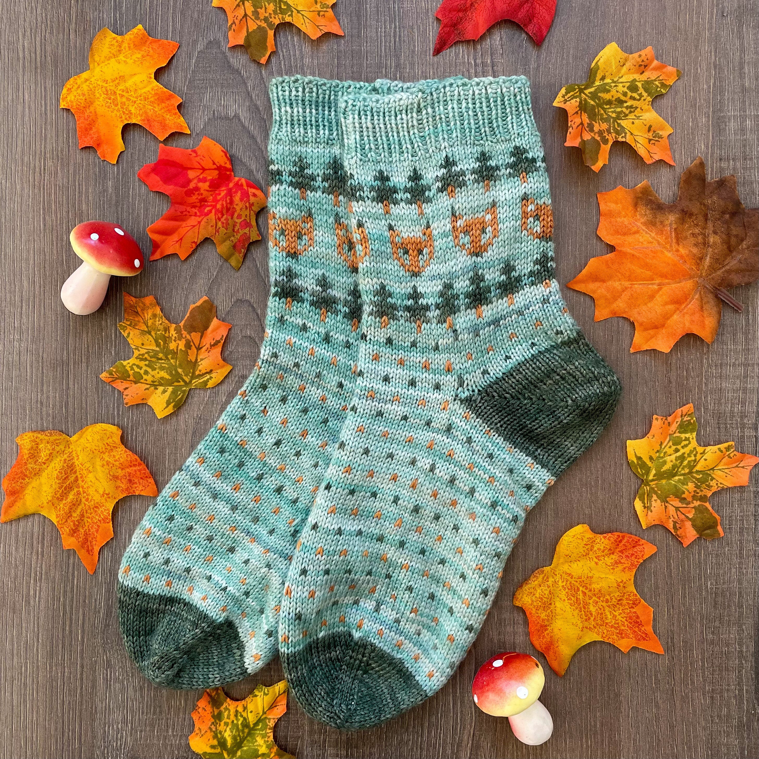 DIGITAL ITEM Foxes Day out socks knitting instructions