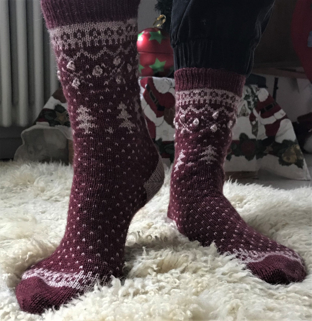 DIGITAL ITEM Mountain Pine socks knitting instructions