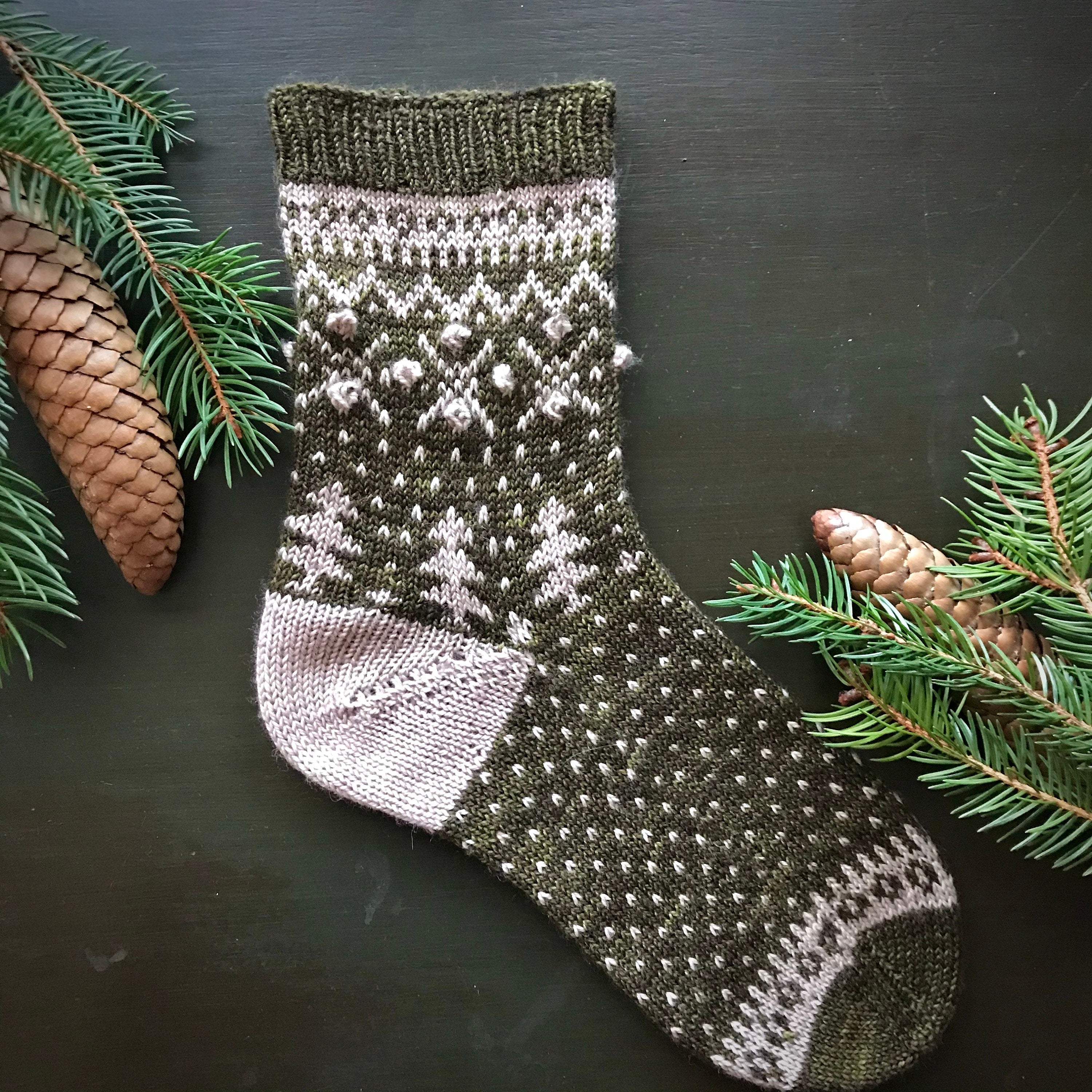 DIGITAL ITEM Mountain Pine socks knitting instructions