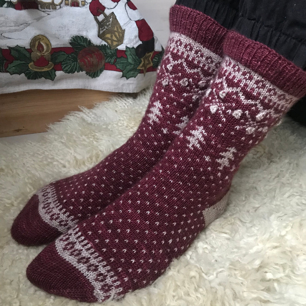 DIGITAL ITEM Mountain Pine socks knitting instructions