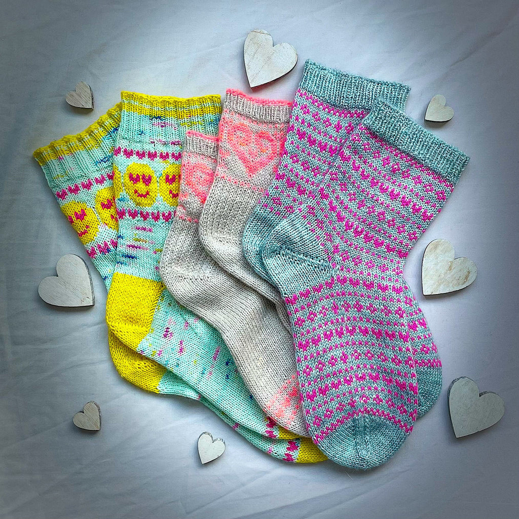 DIGITAL ITEM. PDF knitting instructions Heart Shaped sock set