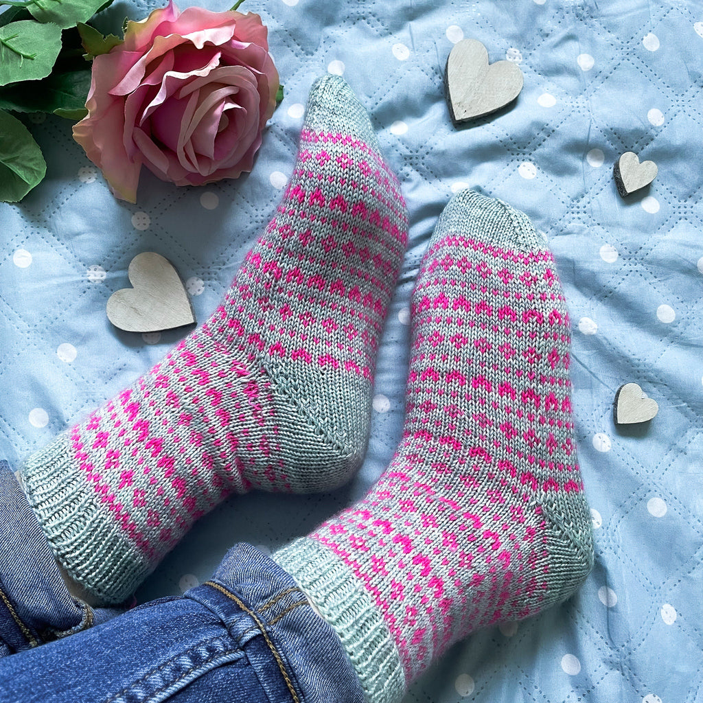 DIGITAL ITEM. PDF knitting instructions Heart Shaped sock set