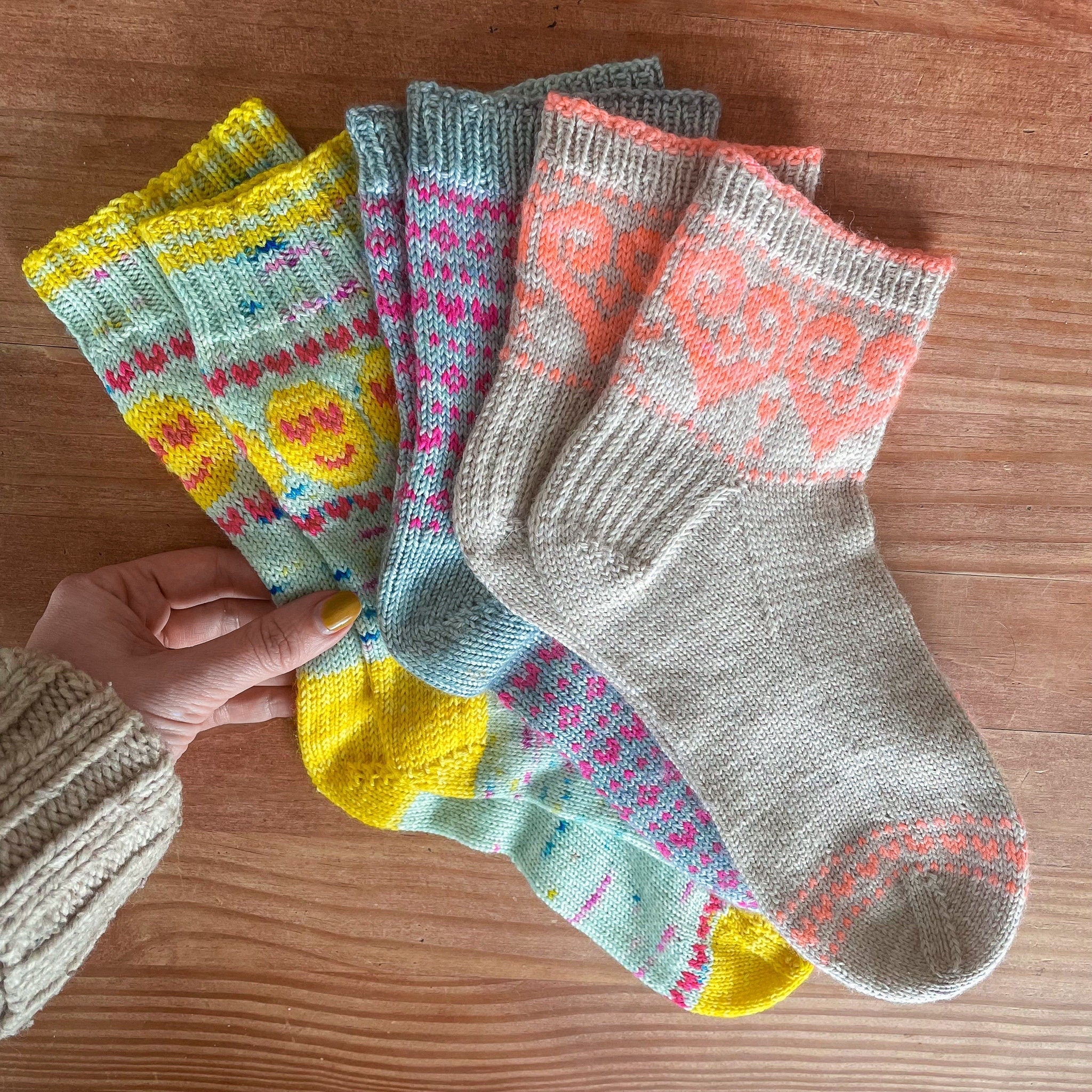 DIGITAL ITEM. PDF knitting instructions Heart Shaped sock set