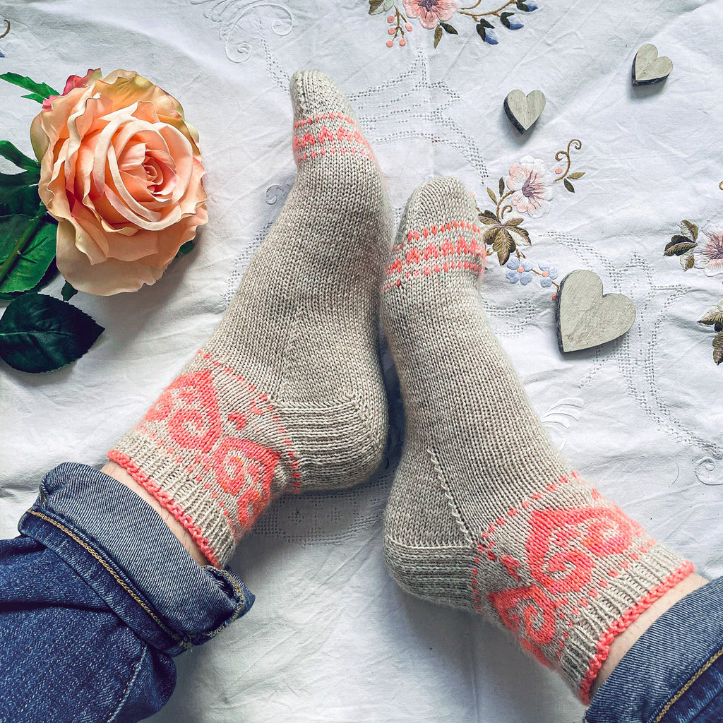 DIGITAL ITEM. PDF knitting instructions Heart Shaped sock set