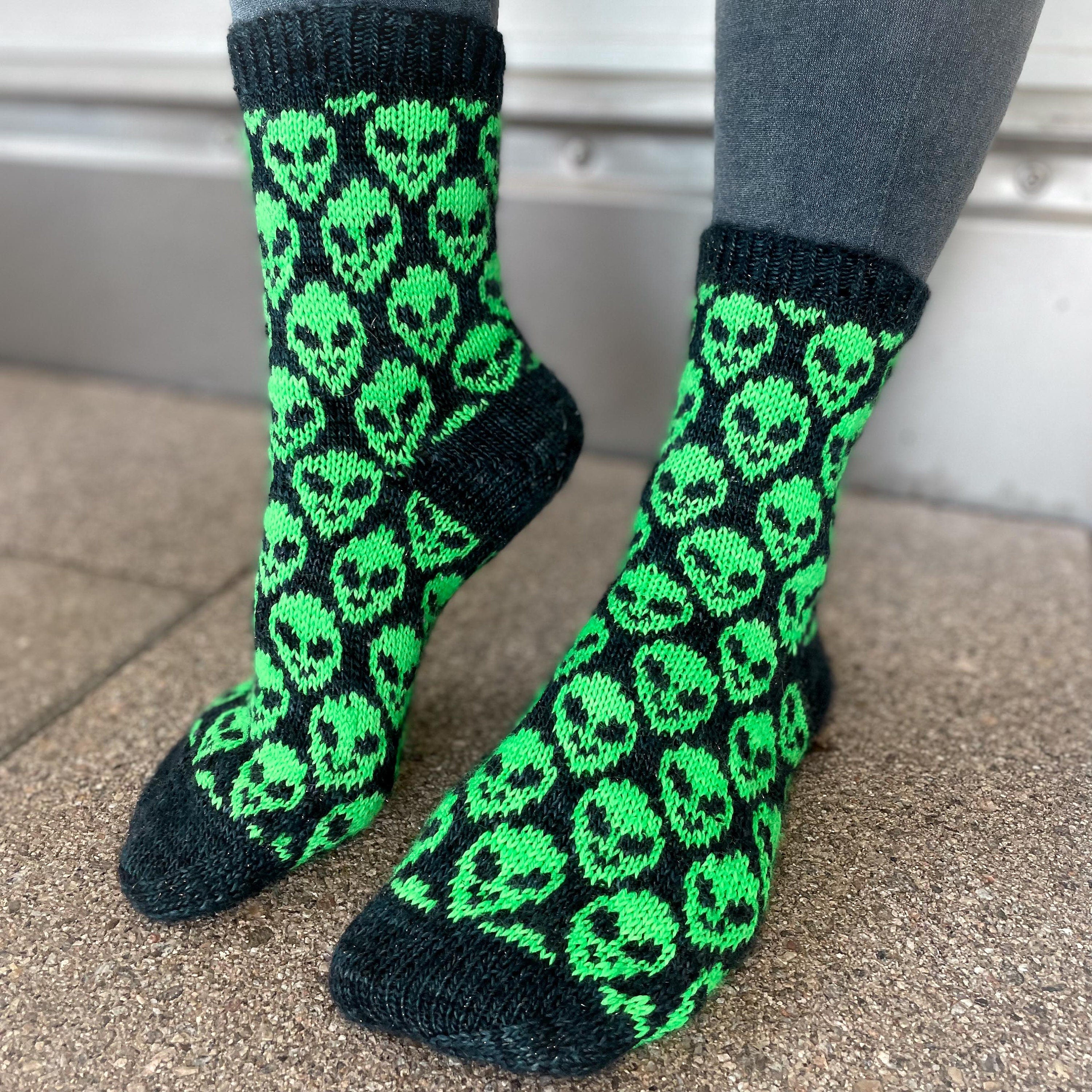 DIGITAL ITEM The Truth is Out There socks pattern