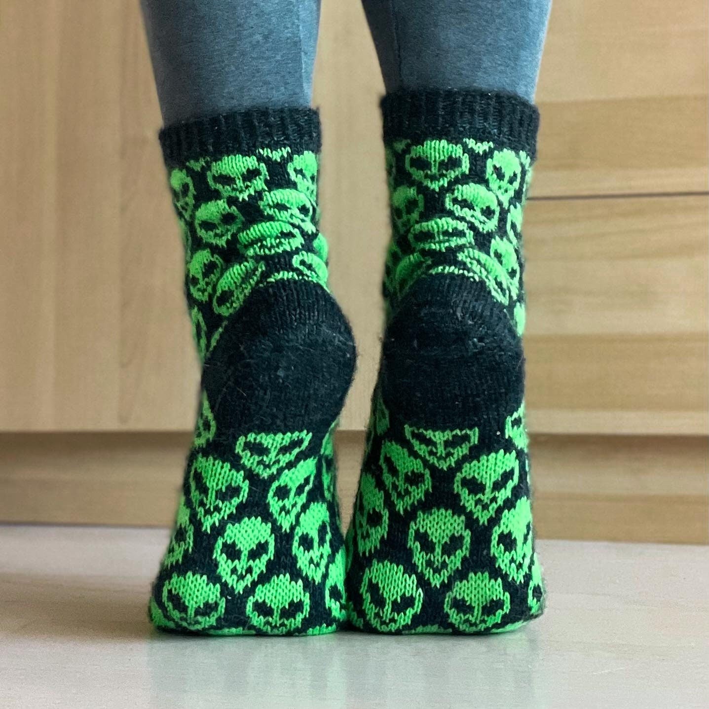 DIGITAL ITEM The Truth is Out There socks pattern