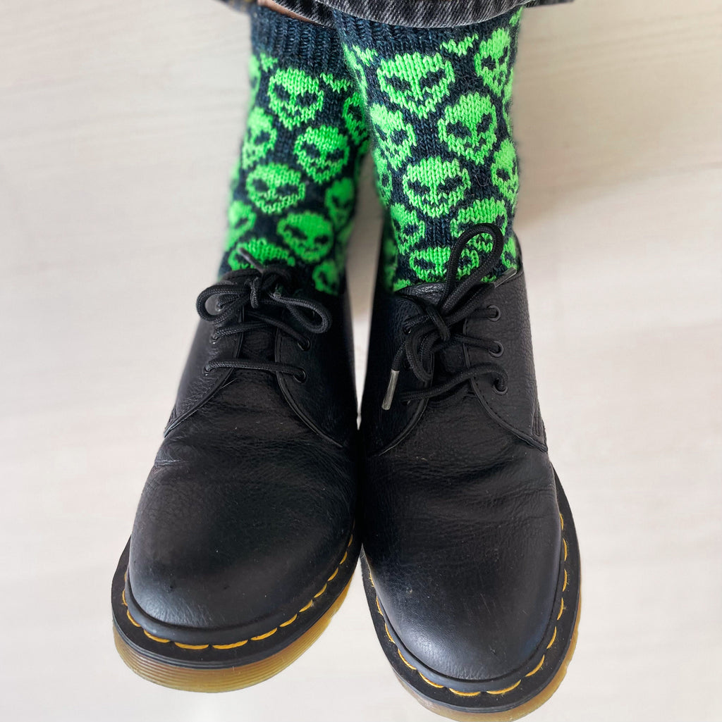 DIGITAL ITEM The Truth is Out There socks pattern