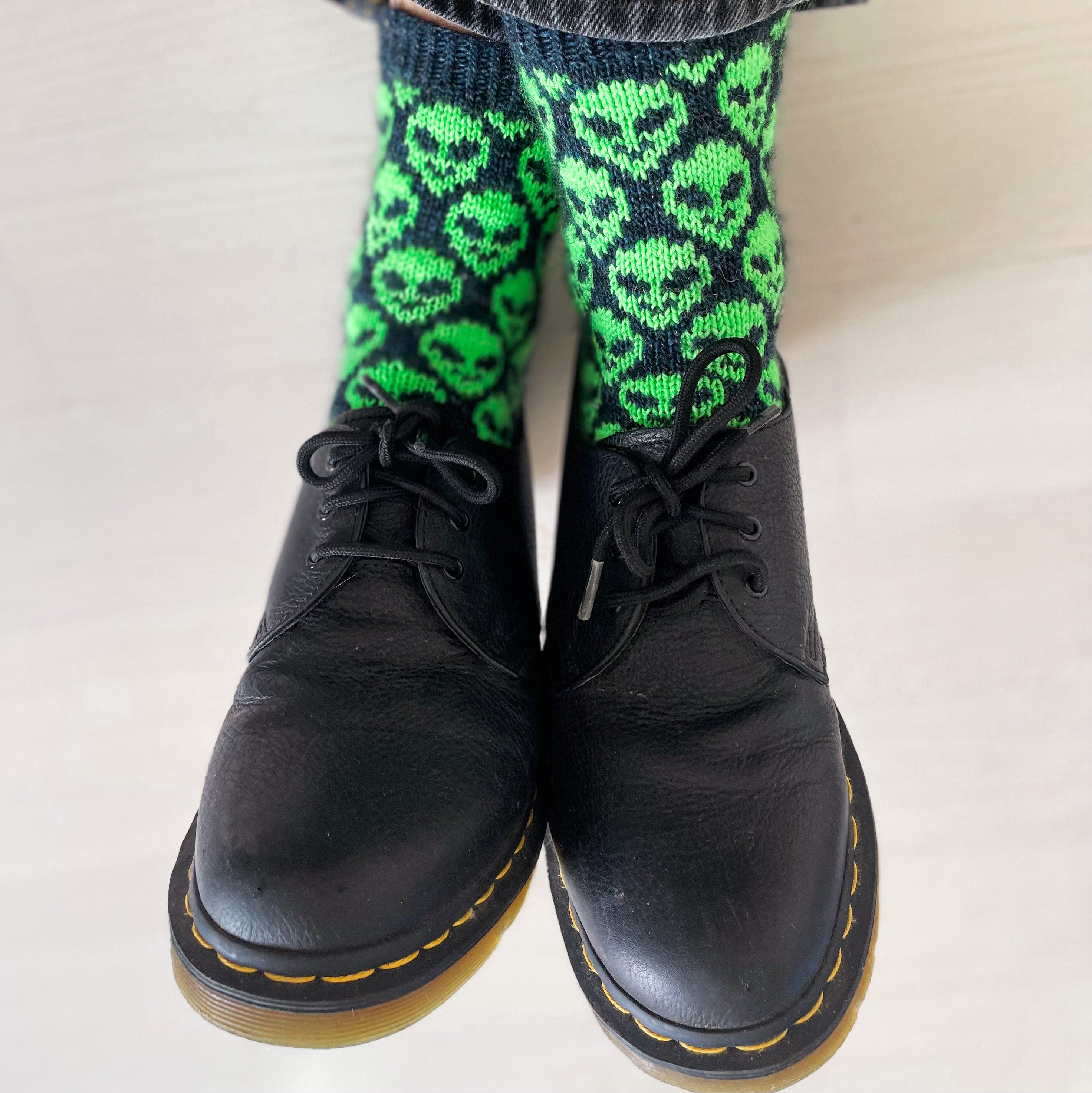 DIGITAL ITEM The Truth is Out There socks pattern