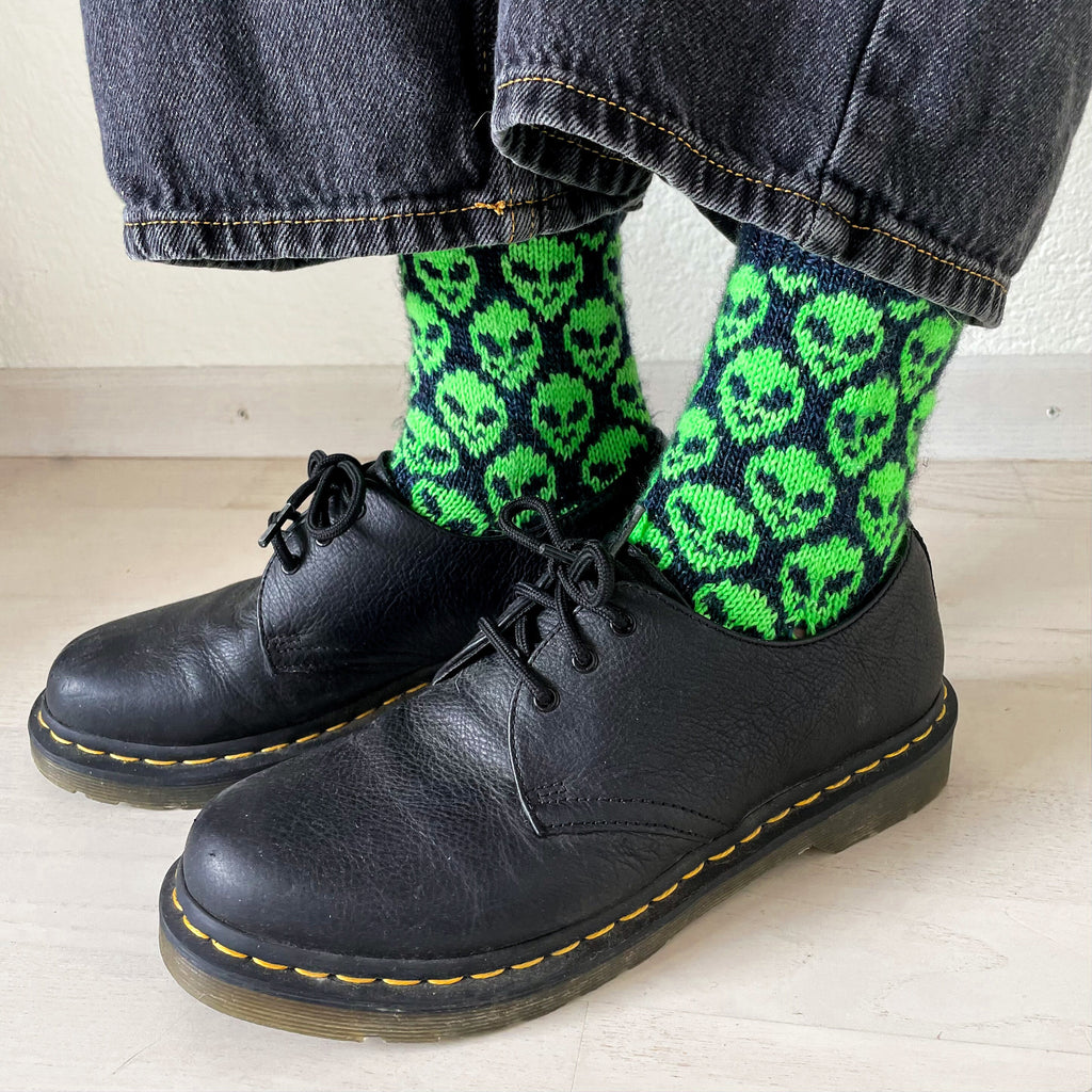 DIGITAL ITEM The Truth is Out There socks pattern