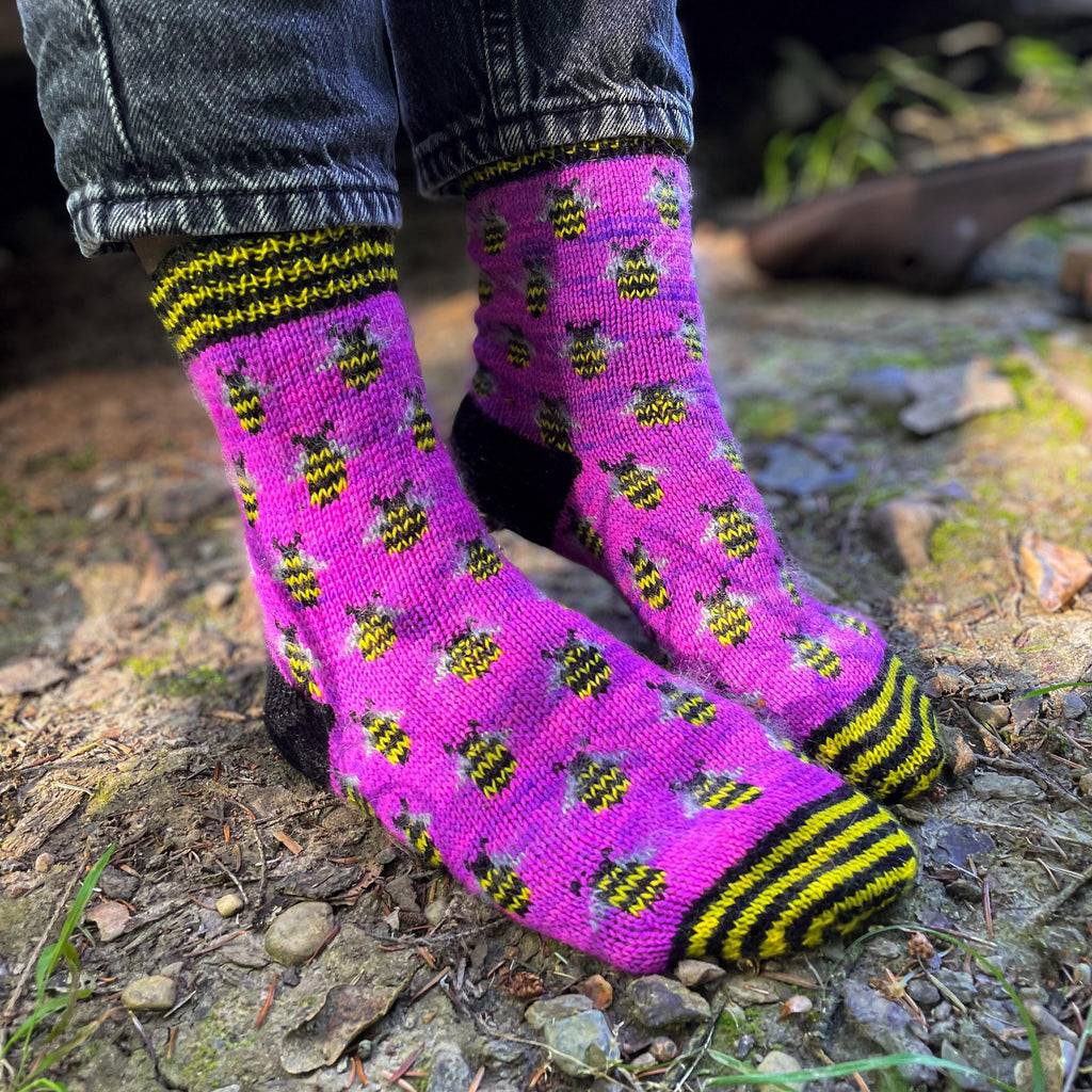 DIGITAL ITEM PDF - Bee-autiful socks knitting instructions