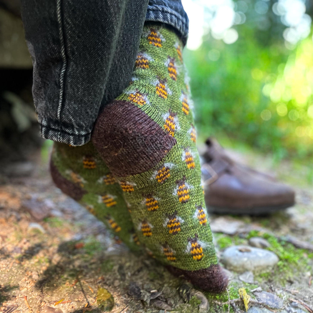 DIGITAL ITEM PDF - Bee-autiful socks knitting instructions