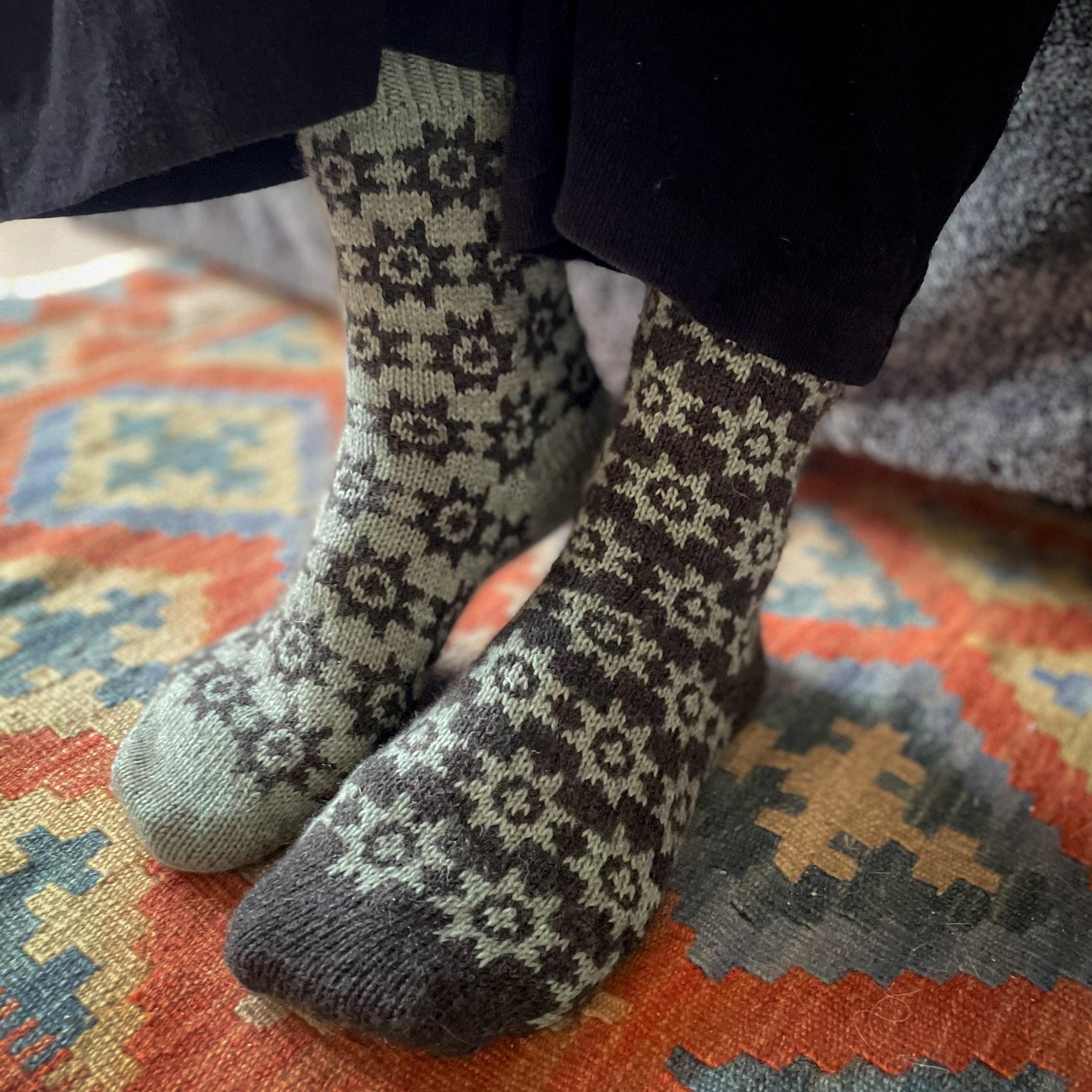 DIGITAL ITEM - Under the Quilt socks PDF knitting instructions