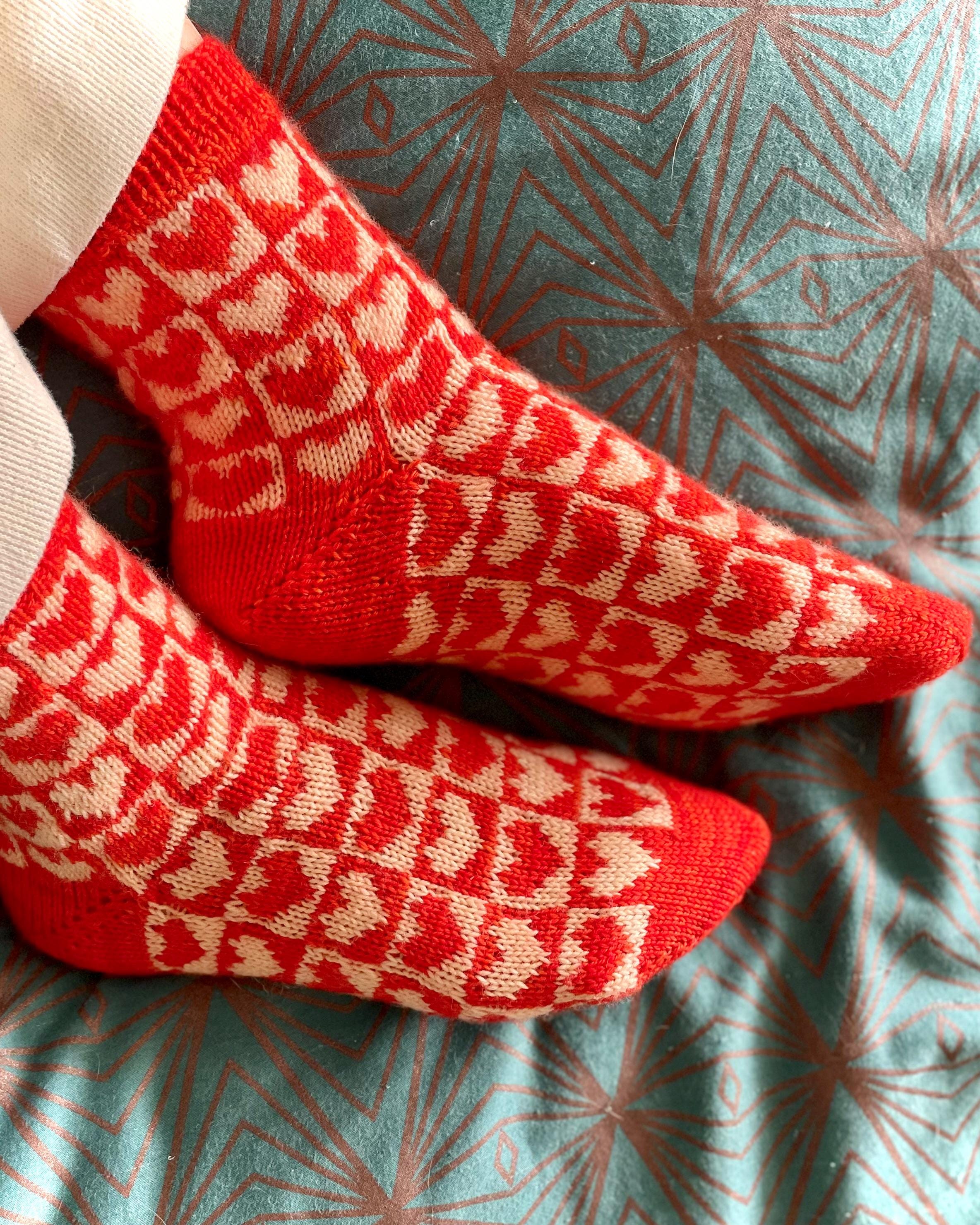 DIGITAL ITEM - PDF Knitting pattern Groove is in the Heart socks