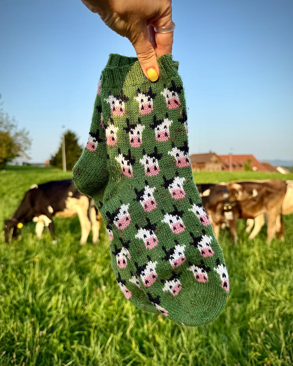 DIGITAL ITEM - Herding Cows pattern. 2 PDFs, 1 in English and 1 in German.