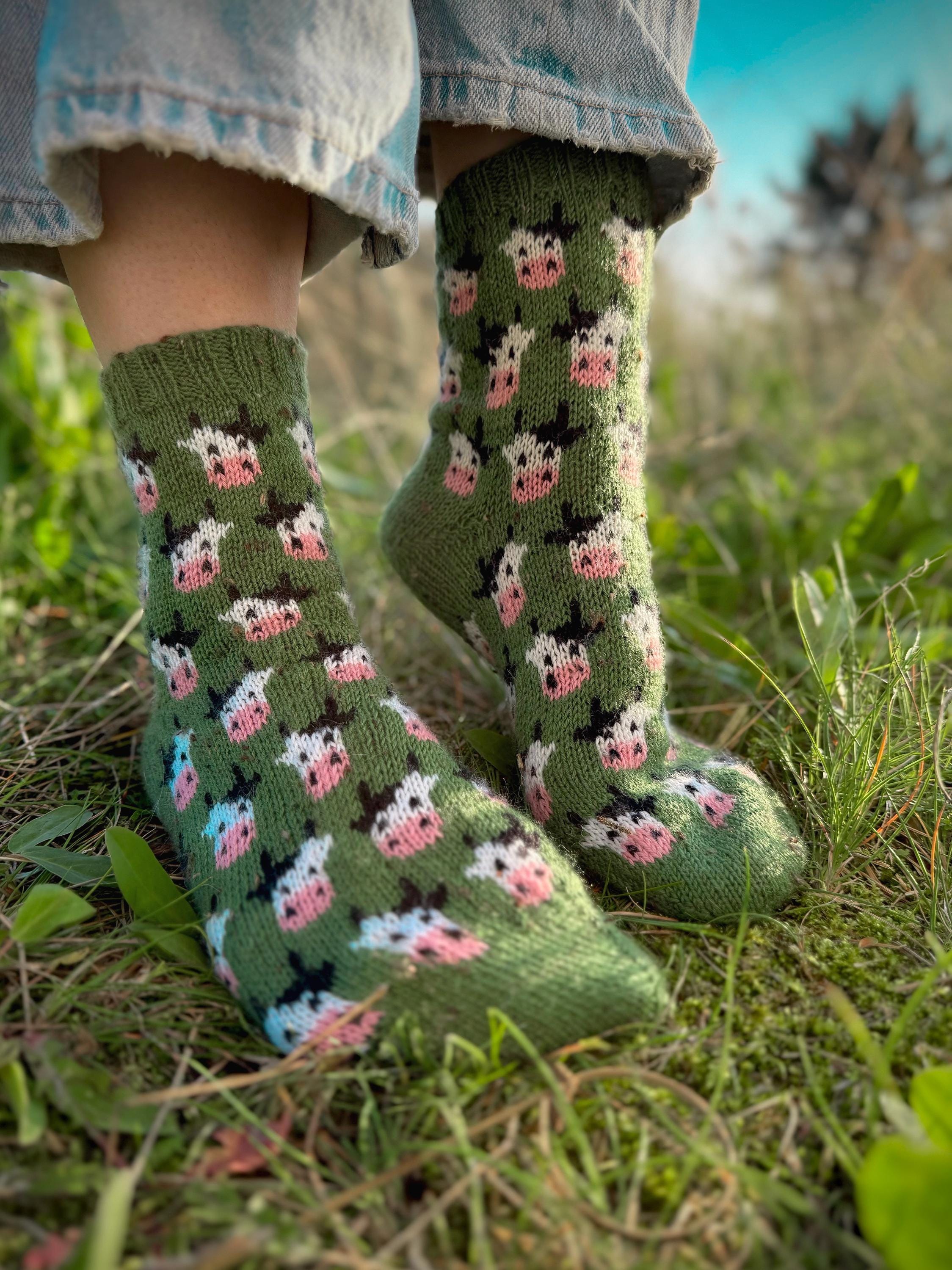 DIGITAL ITEM - Herding Cows pattern. 2 PDFs, 1 in English and 1 in German.