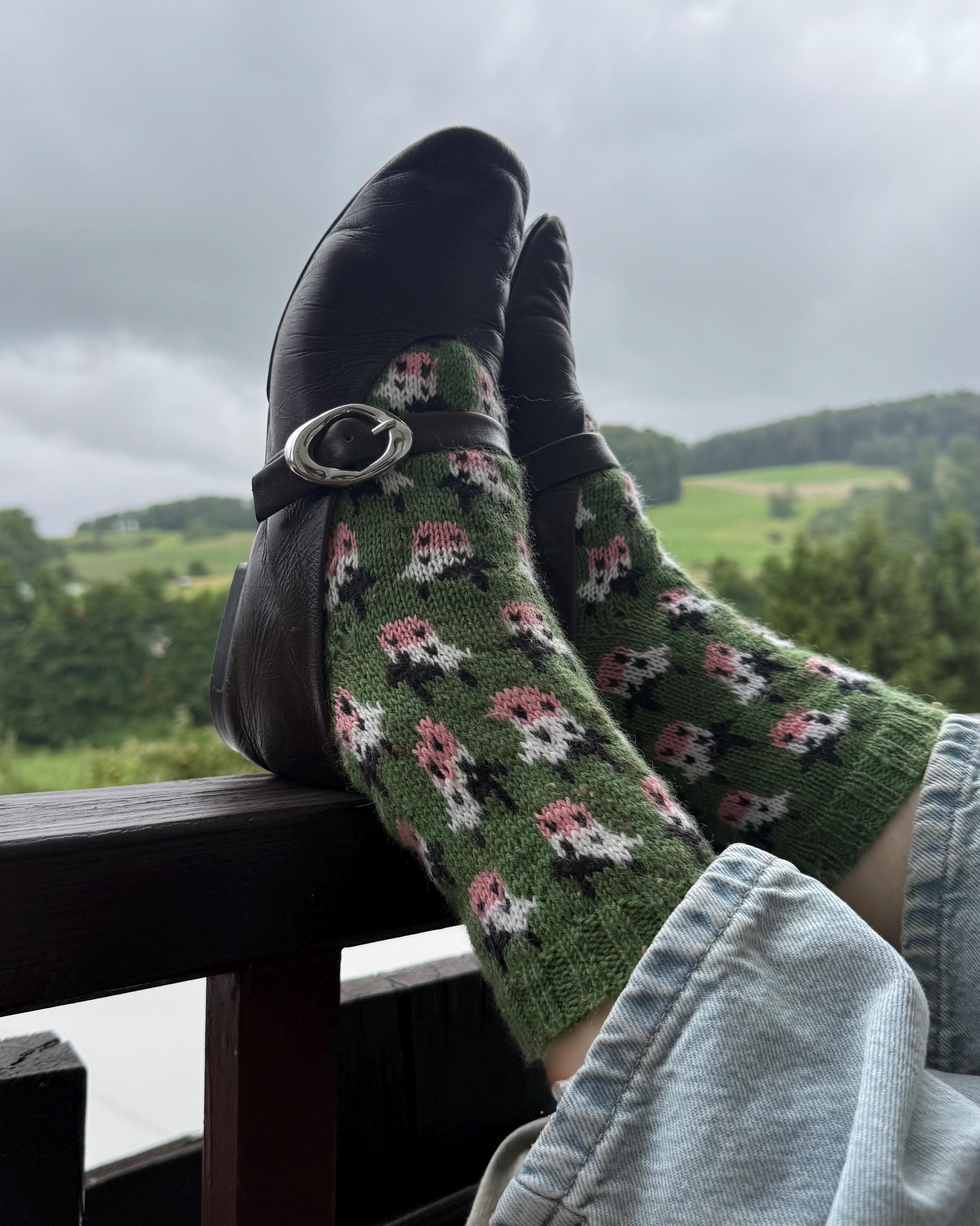 DIGITAL ITEM - Herding Cows pattern. 2 PDFs, 1 in English and 1 in German.