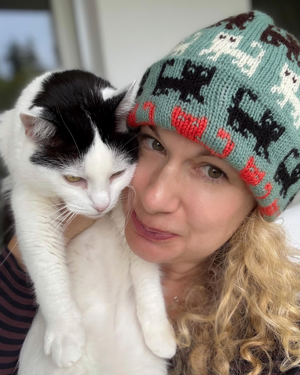 DIGITAL ITEM - Herding Cats Hat knitting pattern. 2 PDFS 1 in English and 1 in German