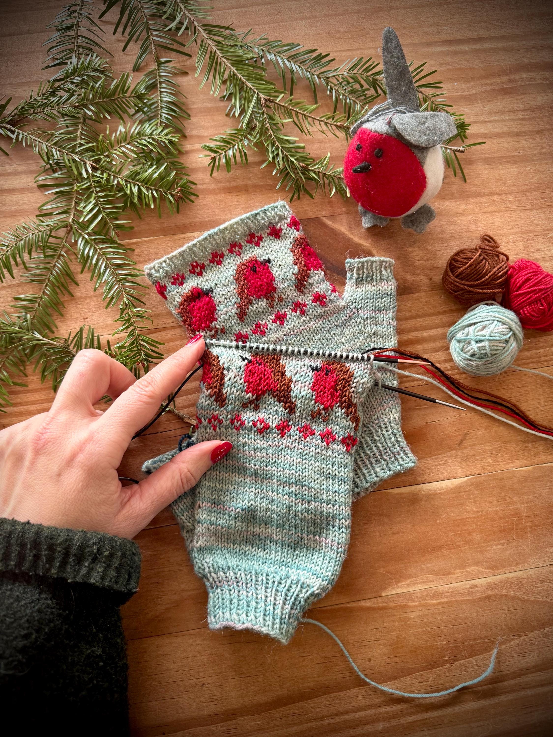 DIGITAL ITEM - Festive Robins Mitts knitting instructions. PDF in English & German only