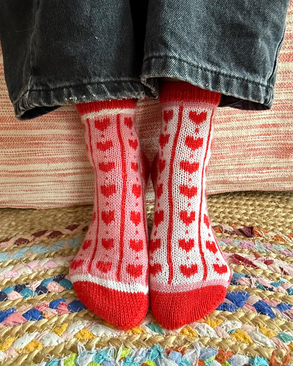 DIGITAL ITEM - PDF knitting pattern. Love-ly socks.