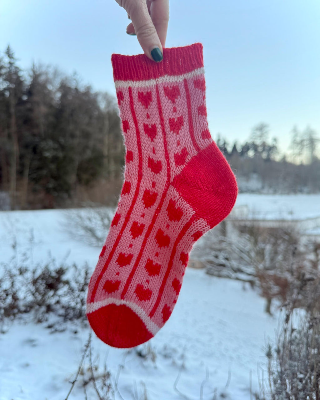 DIGITAL ITEM - PDF knitting pattern. Love-ly socks.