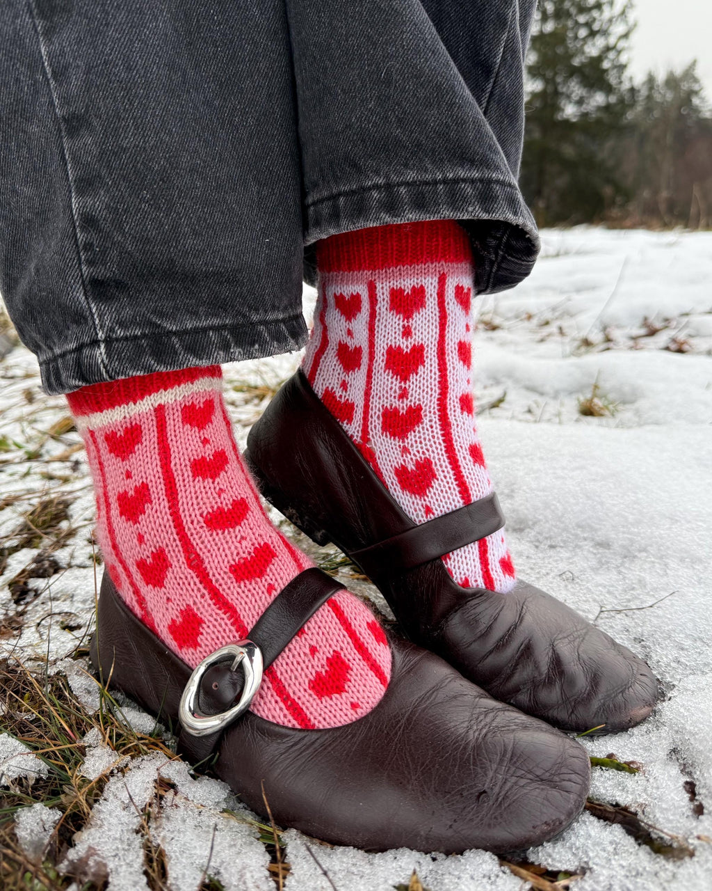 DIGITAL ITEM - PDF knitting pattern. Love-ly socks.